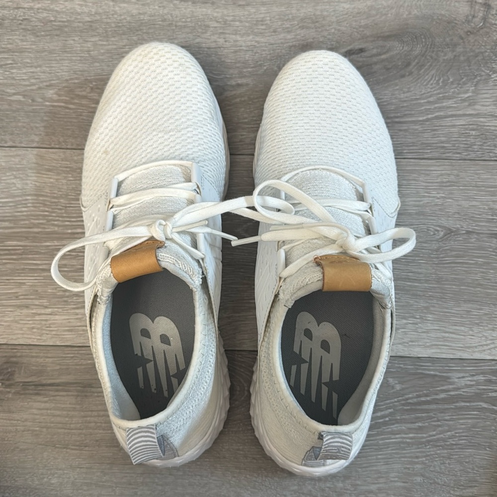 Men’s new balances. Worn a couple times